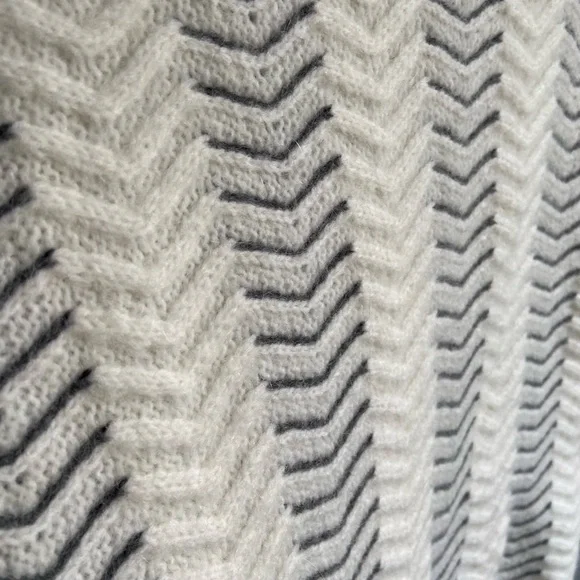 Mint Velvet Chalk Coloured Chevron Patterned Alpaca Blend Jumper UK 8 - Picture 5 of 7